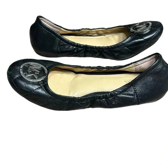 Micheal Kors  shoes,women sz 7, black ballet flats ,MK  metal logo ,quilt look - Picture 3 of 14
